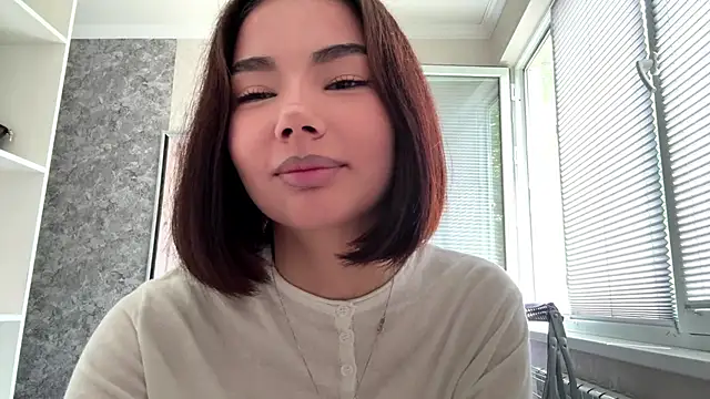 Snapshot of MarylnMonnier chatting on 18, 5, 2026 MarylnMonnier online show from 18, 5, 2026