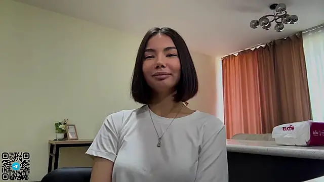 Snapshot of MarylnMonnier chatting on 29, 4, 2026 MarylnMonnier online show from 29, 4, 2026