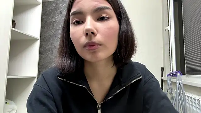 Snapshot of MarylnMonnier chatting on 17, 5, 2026 MarylnMonnier online show from 17, 5, 2026