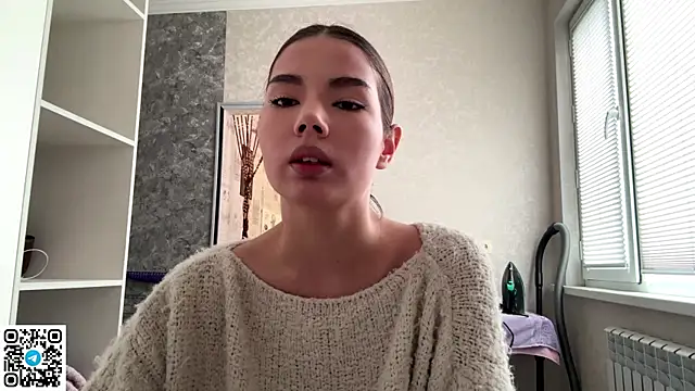 Snapshot of MarylnMonnier chatting on 9, 5, 2026 MarylnMonnier online show from 9, 5, 2026
