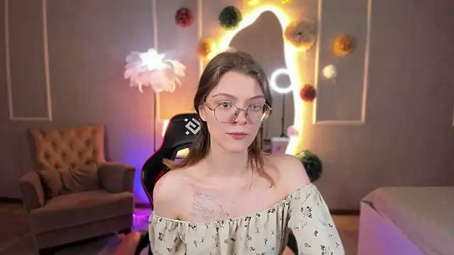 Avrora Spark online show from 27, 4, 2026