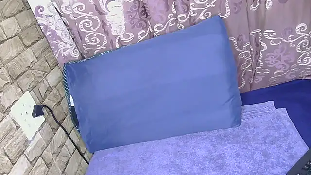 Snapshot of Sweethoneyglow chatting on 18, 5, 2026 Sweethoneyglow online show from 18, 5, 2026