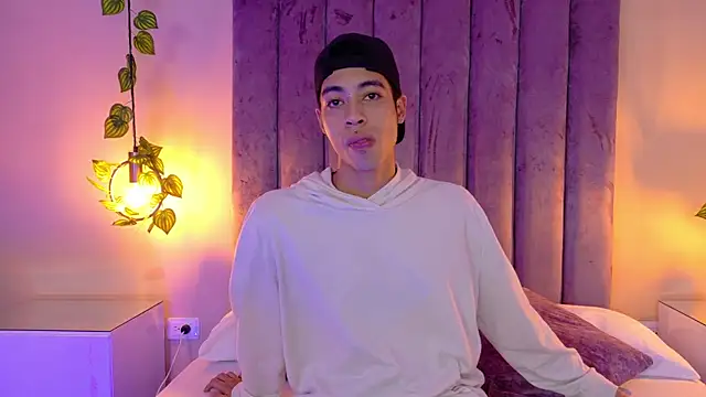 Snapshot of Liam__Mercury chatting on 6, 6, 2026 Liam Mercury online show from 6, 6, 2026