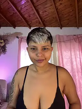Snapshot of A_CURVY_HOT chatting on 11, 5, 2026 A CURVY HOT online show from 11, 5, 2026