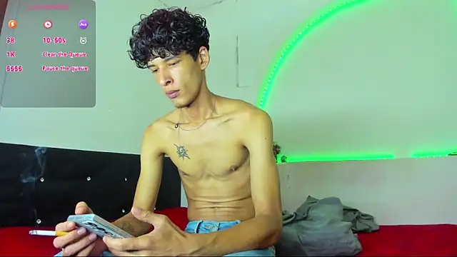 Snapshot of liammendoza98 chatting on 7, 5, 2026 liammendoza98 online show from 7, 5, 2026