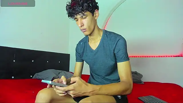 Snapshot of liammendoza98 chatting on 12, 5, 2026 liammendoza98 online show from 12, 5, 2026