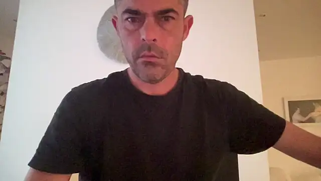 Snapshot of Riccardo86xx chatting on 5, 5, 2026 Riccardo86xx online show from 5, 5, 2026