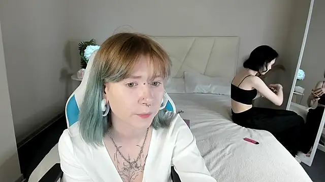 Elira Vane online show from 4, 6, 2026