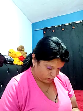 Snapshot of Samantha_Kieran chatting on 9, 5, 2026 Samantha Kieran online show from 9, 5, 2026