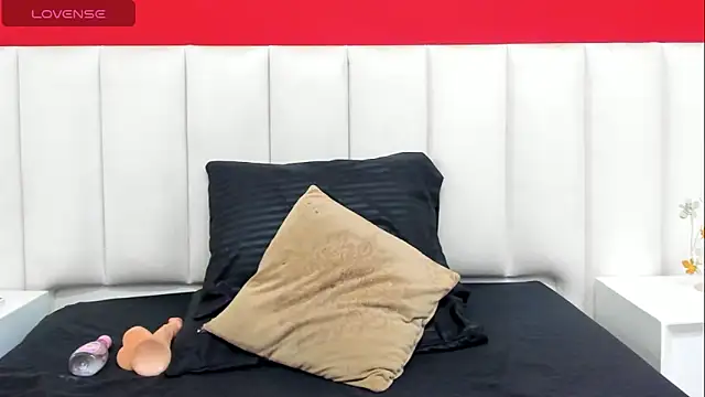 May Lovers online show from 11, 5, 2026