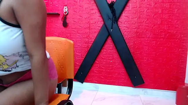 vanesalatina18 online show from 28, 4, 2026