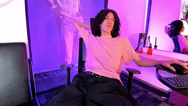 anddy hugecock online show from 8, 7, 2026
