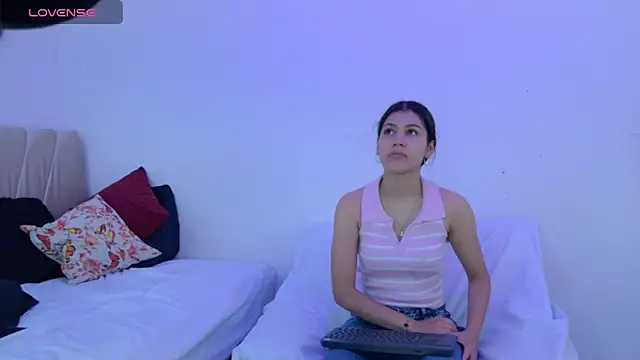 Snapshot of sweetauracouple chatting on 29, 6, 2026 sweetauracouple online show from 29, 6, 2026