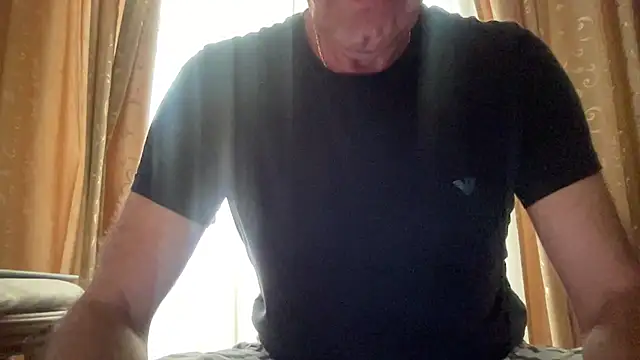 Snapshot of henrybull007 chatting on 1, 6, 2026 henrybull007 online show from 1, 6, 2026