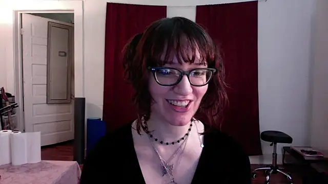 Snapshot of AnnywnBelle chatting on 8, 5, 2026 AnnywnBelle online show from 8, 5, 2026