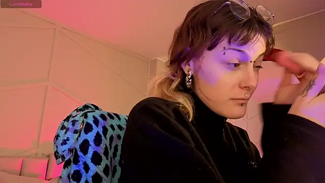 Rossiee huntt online show from 23, 6, 2026