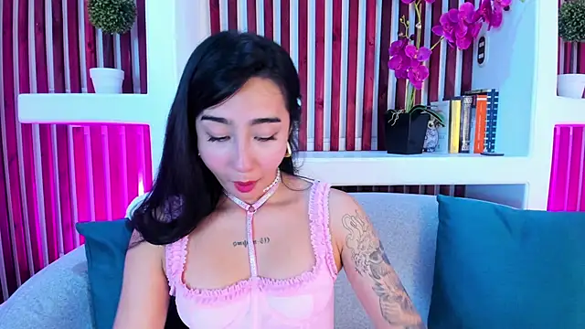 AshleyGross  online show from 18, 5, 2026