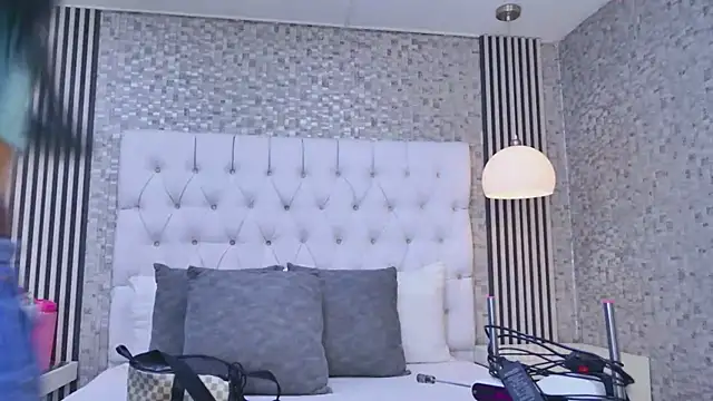 Snapshot of VioletSweetts chatting on 19, 5, 2026 VioletSweetts online show from 19, 5, 2026