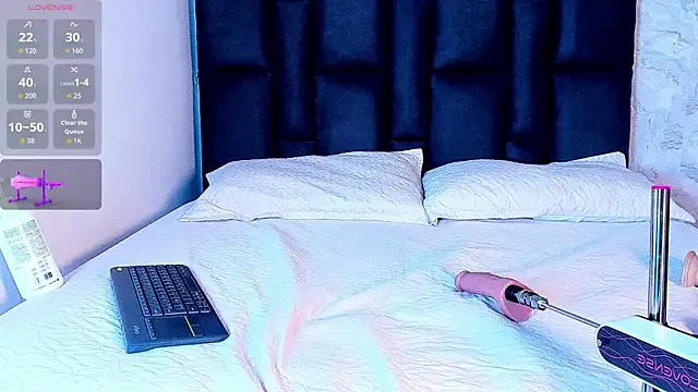 Snapshot of maddy__howard chatting on 10, 6, 2026 maddy howard online show from 10, 6, 2026