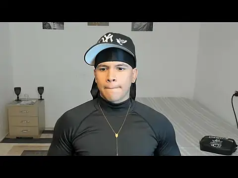 Snapshot of sant_wahlberg chatting on 21, 5, 2026 sant wahlberg online show from 21, 5, 2026