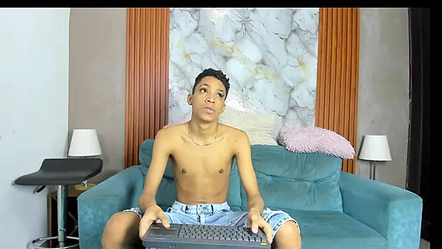 LOVE GUYS1 online show from 24, 6, 2026
