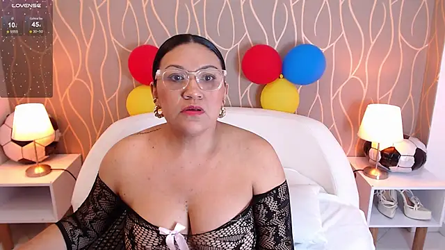 Snapshot of Victoria_Madore chatting on 2, 7, 2026 Victoria Madore online show from 2, 7, 2026