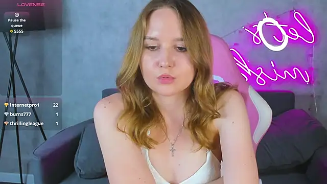 Emmaa Kimm online show from 25, 6, 2026