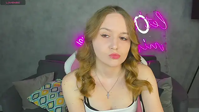 Emmaa Kimm online show from 21, 6, 2026