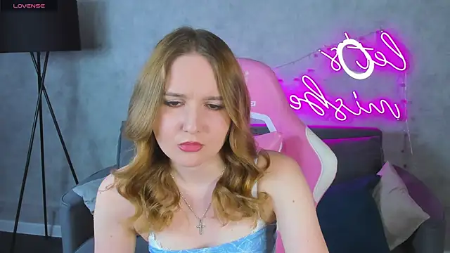 Emmaa Kimm online show from 25, 6, 2026