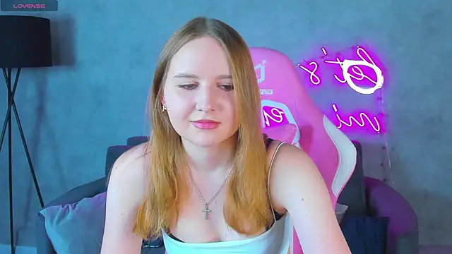 Emmaa Kimm online show from 26, 6, 2026