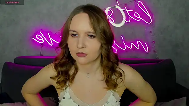 Emmaa Kimm online show from 5, 6, 2026