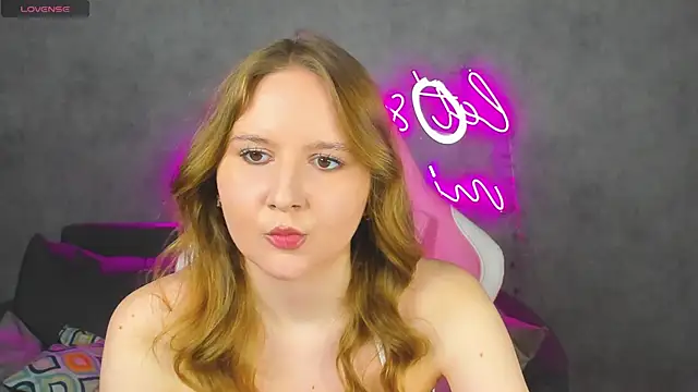 Emmaa Kimm online show from 15, 6, 2026