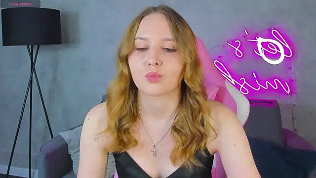 Emmaa Kimm online show from 23, 6, 2026
