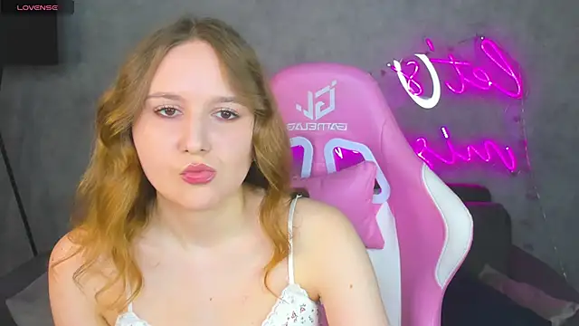 Emmaa Kimm online show from 18, 6, 2026