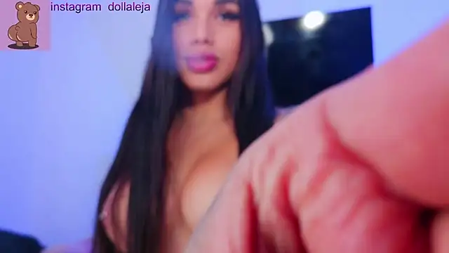 Snapshot of alejadolli chatting on 3, 5, 2026 alejadolli online show from 3, 5, 2026