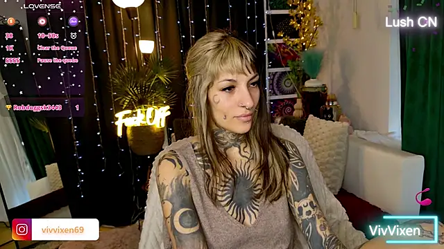 Snapshot of VivVixen chatting on 25, 5, 2026 VivVixen online show from 25, 5, 2026