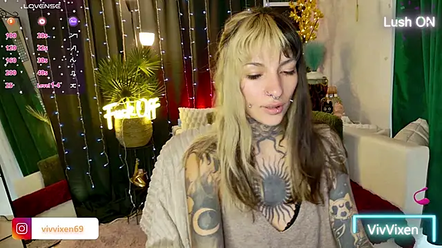 Snapshot of VivVixen chatting on 16, 6, 2026 VivVixen online show from 16, 6, 2026
