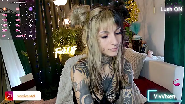 Snapshot of VivVixen chatting on 1, 6, 2026 VivVixen online show from 1, 6, 2026