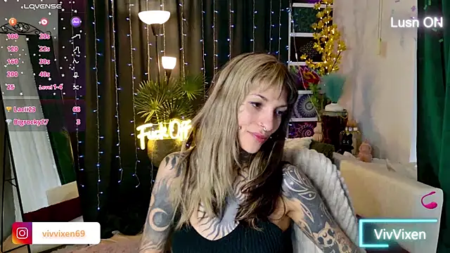 Snapshot of VivVixen chatting on 20, 5, 2026 VivVixen online show from 20, 5, 2026