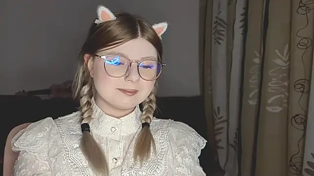 Snapshot of YukiBlush chatting on 11, 5, 2026 YukiBlush online show from 11, 5, 2026