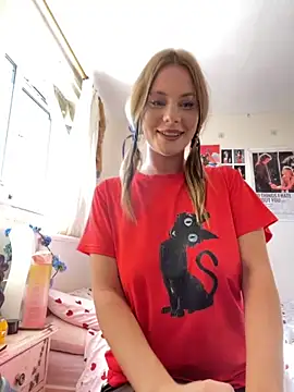 Snapshot of Young_Lizzie chatting on 30, 4, 2026 Young Lizzie online show from 30, 4, 2026