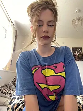 Snapshot of Young_Lizzie chatting on 7, 5, 2026 Young Lizzie online show from 7, 5, 2026