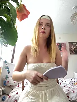Snapshot of Young_Lizzie chatting on 27, 5, 2026 Young Lizzie online show from 27, 5, 2026
