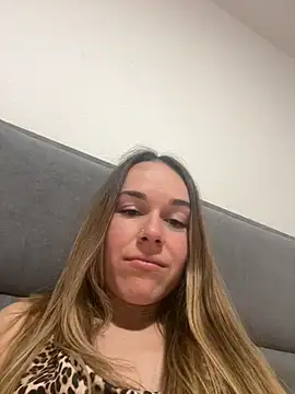 Naomi-Smile online show from 30, 4, 2026