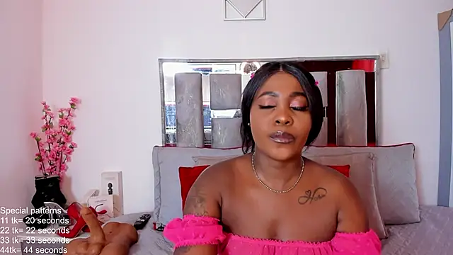 EmilyRooa1 online show from 16, 5, 2026