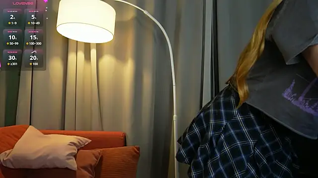 Snapshot of _Mila_Luna_ chatting on 24, 5, 2026 Mila Luna online show from 24, 5, 2026