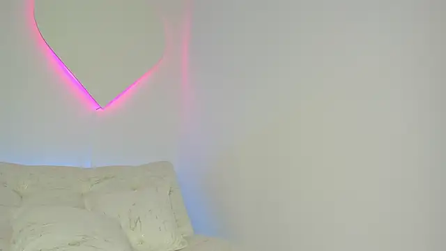 LiaCampbell  online show from 8, 5, 2026