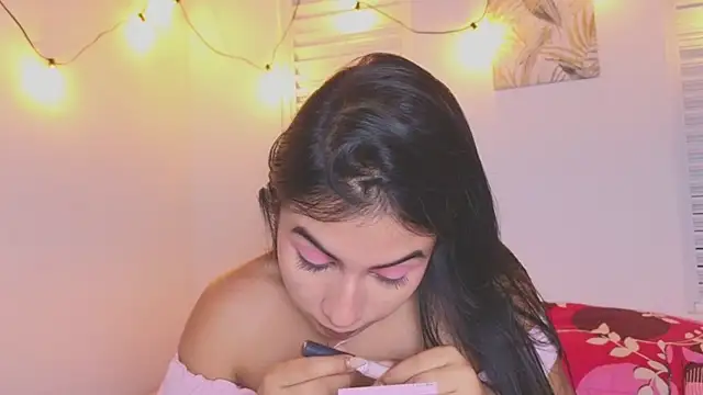 Snapshot of VictoriaaLopez chatting on 5, 6, 2026 VictoriaaLopez online show from 5, 6, 2026