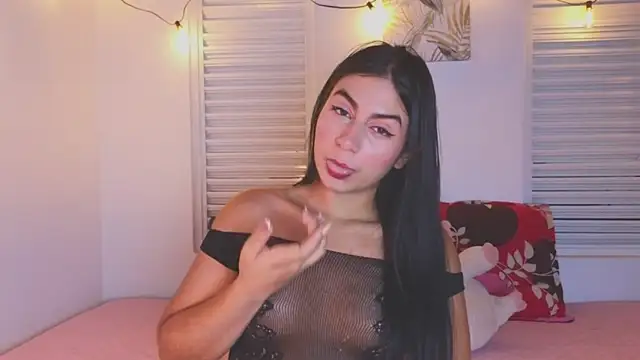 Snapshot of VictoriaaLopez chatting on 3, 6, 2026 VictoriaaLopez online show from 3, 6, 2026