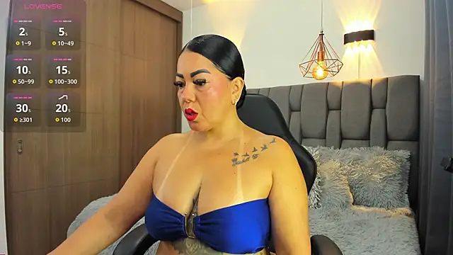 Alanna 19 online show from 4, 6, 2026